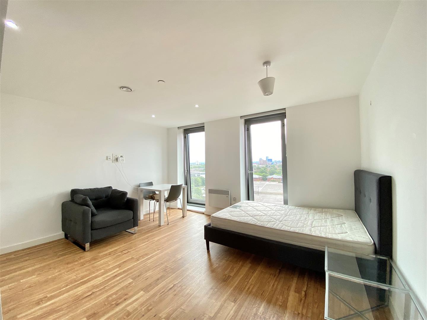 Studio Apartment - Studio To Rent image 4